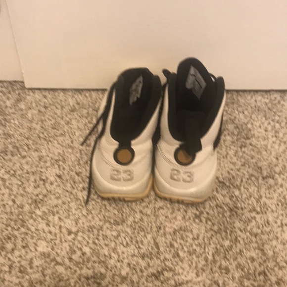 Jordan 9 - Picture 4 of 4